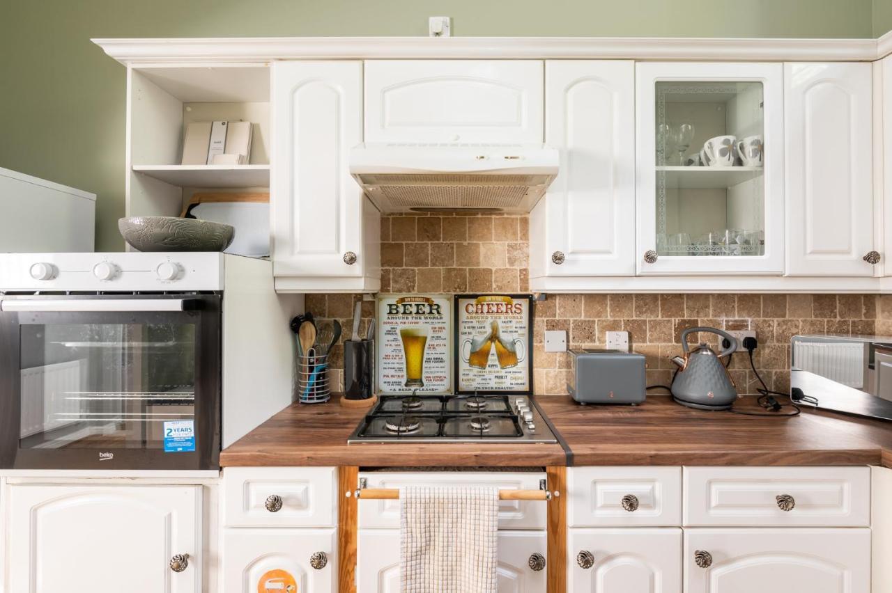 Pass The Keys Charming Cottage Near Clifton Moor ยอร์ค ภายนอก รูปภาพ