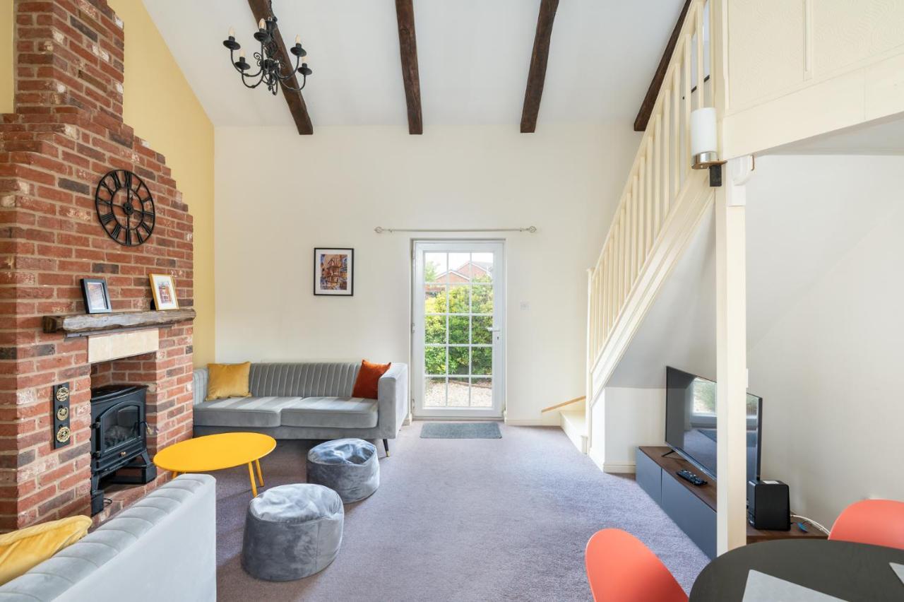 Pass The Keys Charming Cottage Near Clifton Moor ยอร์ค ภายนอก รูปภาพ