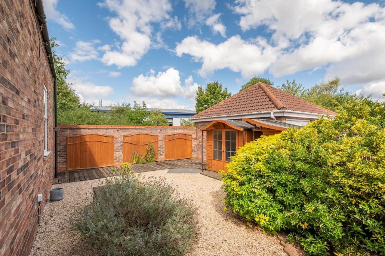 Pass The Keys Charming Cottage Near Clifton Moor ยอร์ค ภายนอก รูปภาพ