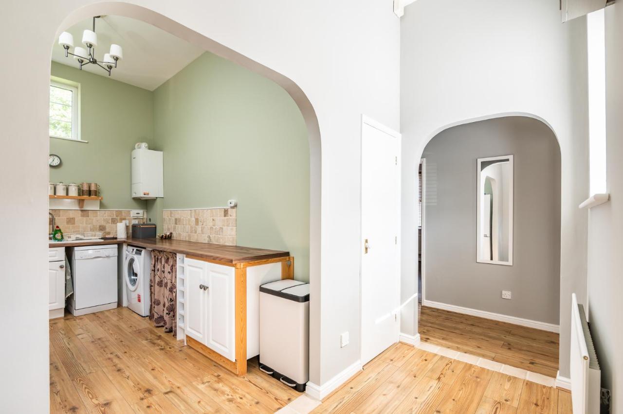 Pass The Keys Charming Cottage Near Clifton Moor ยอร์ค ภายนอก รูปภาพ