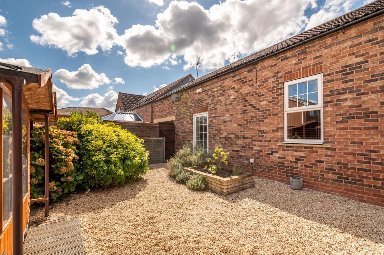Pass The Keys Charming Cottage Near Clifton Moor ยอร์ค ภายนอก รูปภาพ